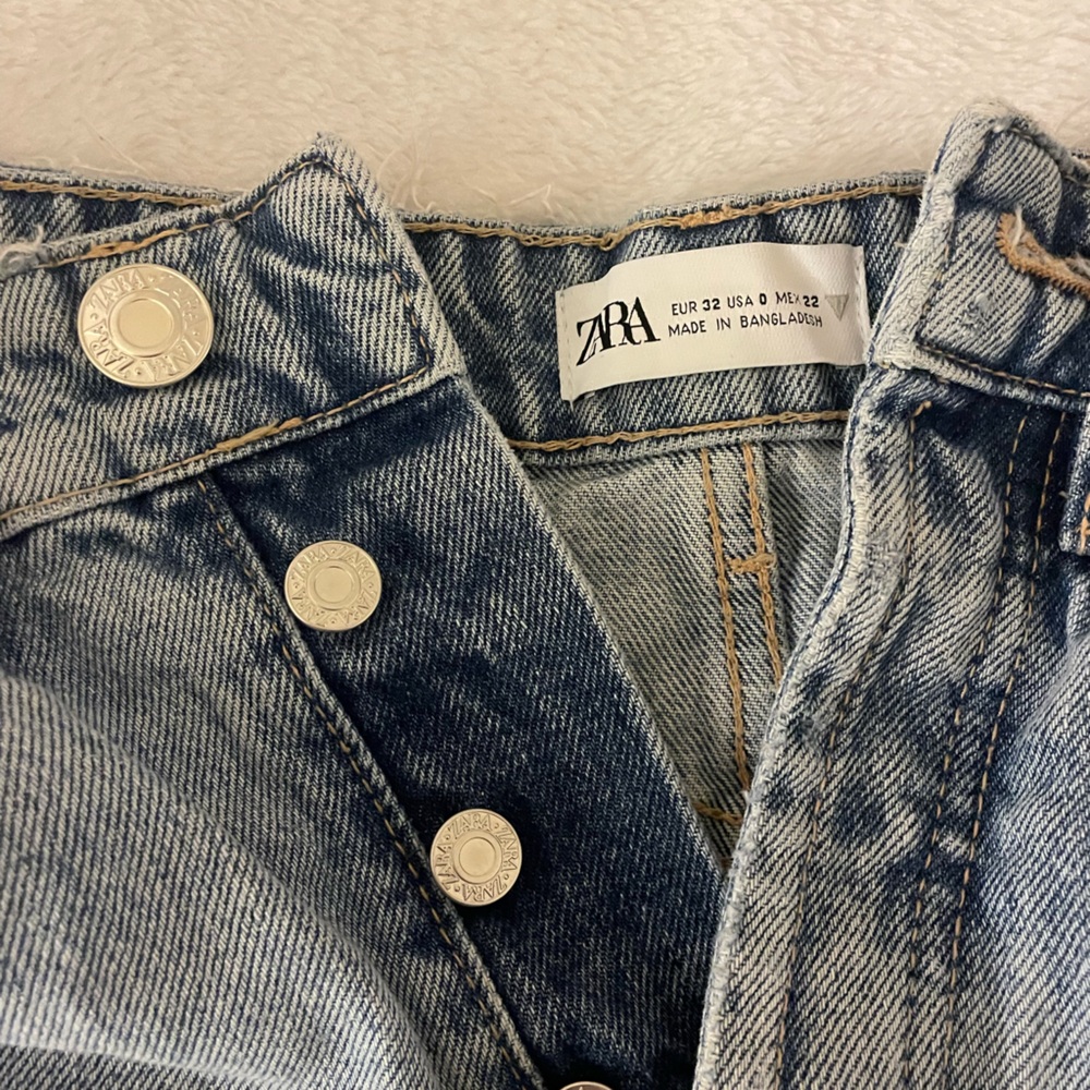 Zara Denim Jean Shorts High Rise - Picture 3 of 3